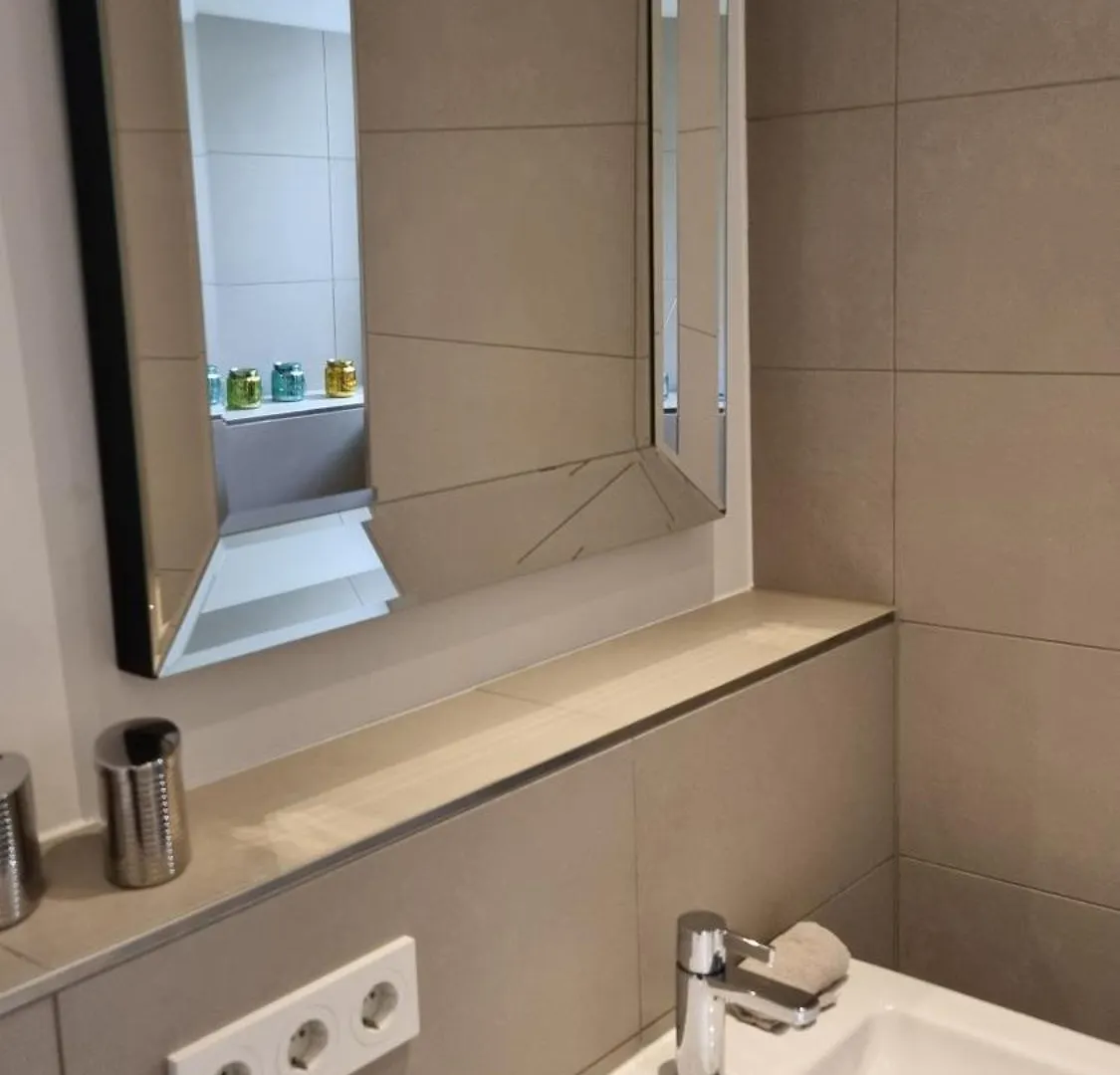 Luxi Luxurioeses Appartement Mit Terrasse Und Garten Mitten In Βερολίνο 0*,