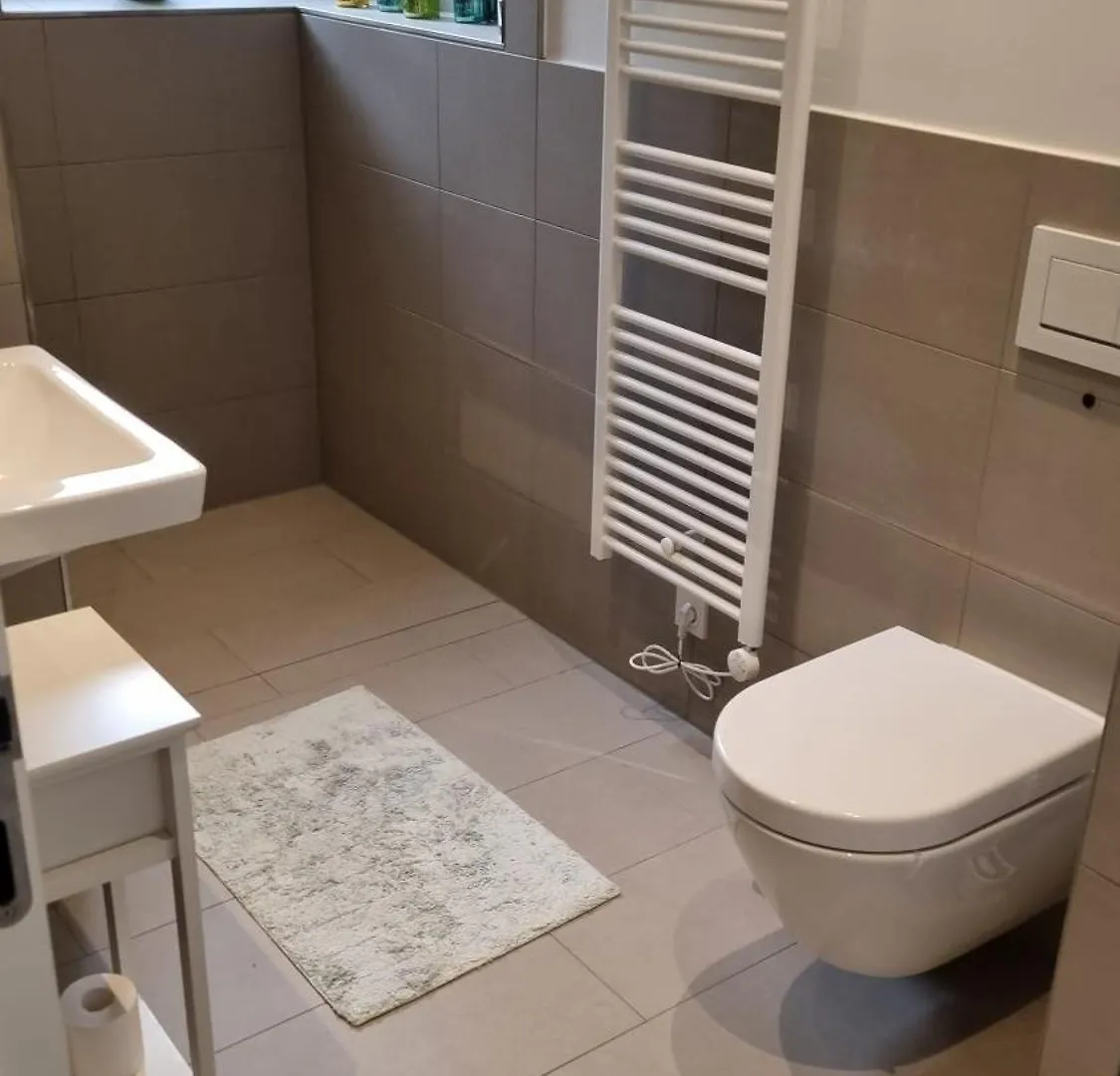 Luxi Luxurioeses Appartement Mit Terrasse Und Garten Mitten In Berlin