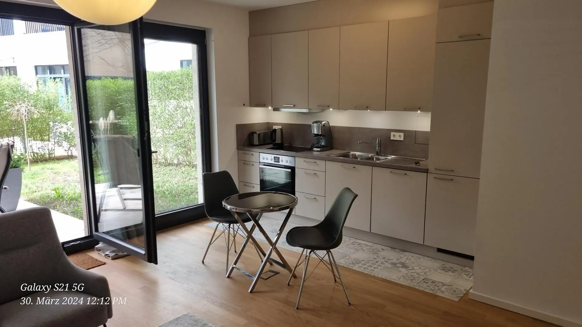 Apartment Luxi Luxurioeses Appartement Mit Terrasse Und Garten Mitten In Berlin